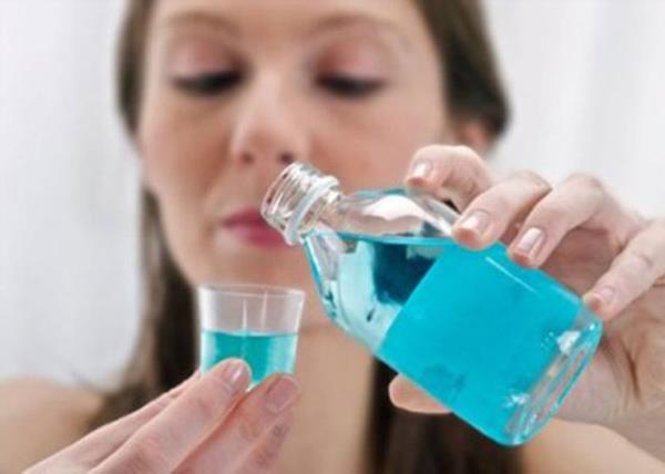 Gargara yapmak ok nemlidir. Ancak iinde alkol olan gargaralar az kokusunu artrabilir. Bu nedenle alkolsz gargara almaya dikkat edin.