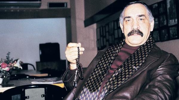 250&#8217;den fazla filmde rol alan, Trkiye sinemasnn emektar oyuncularndan 71 yandaki Srr Elita, tedavi grd hastanede nceki gece yaamn yitirdi.