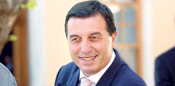 Trkiye Spor Yazarlar Dernei (TSYD) eski bakanlarndan gazeteci yazar Onur Belge, geirdii kalp krizi sonucu hayatn kaybetti.