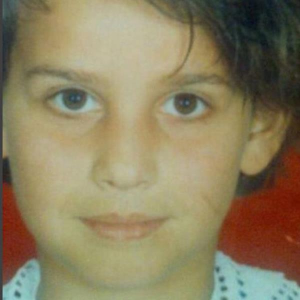 Erol, bu fotorafn altna "lkokul tbt"si notunu dt.