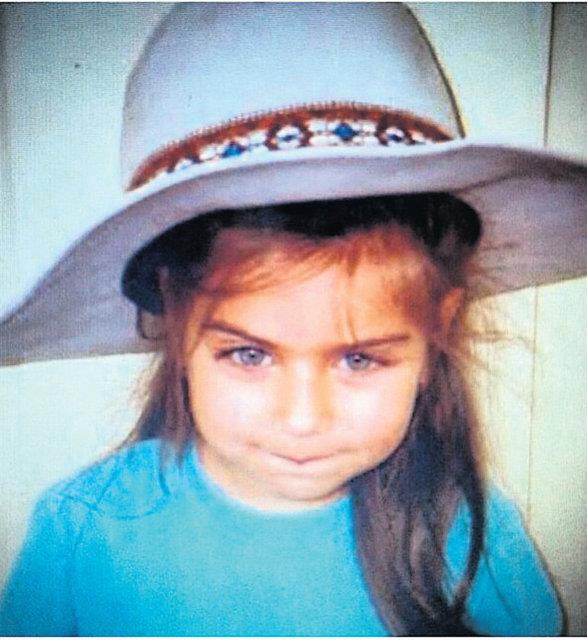 SHOW TV'nin sevilen dizisi 'Asla Vazgemem'le oyunculua adm atan gzel yldz ocukluk fotorafn paylat.