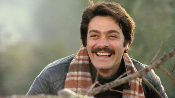 Hemerileri Facebook&#8217;ta nl oyuncu Kadir Inanr&#8217;n ilkokul ve ortaokul fotoraflarn paylat