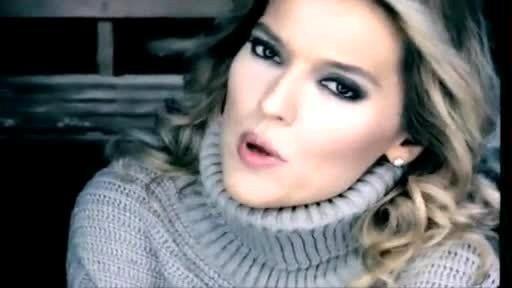 Sevilen arkc Demet Akaln Instagram'nda bu fotoraf paylat ve altna "Ayn Hiraym" notunu dt.