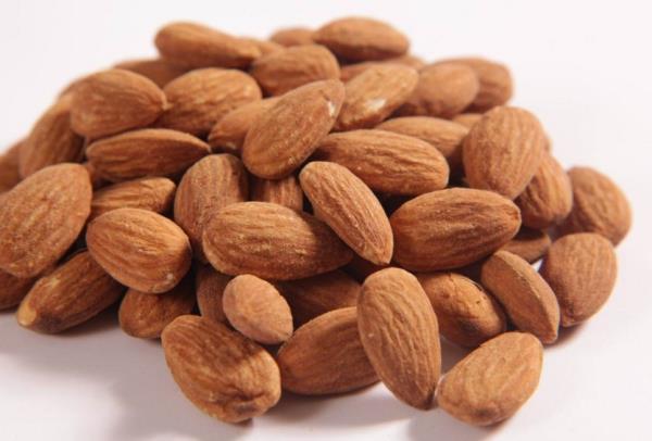 BADEM FAYDALARI/ Sinirleri glendirir. Gs hastalklarn nler. Beden ve zihin yorgunluunu giderir. Hamilelerin stn artrr ve bebeklerin geliimine yardmc olur. Bbrek ve idrar yollar iltihaplarn iyiletirir. Badem ya ayrca msil olarak da kullanlr.