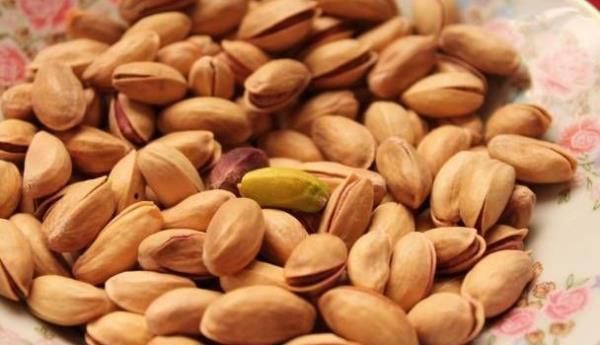 Antep fst nekahet dnemlerinde de vcudun dostudur. Bir terkip iinde veya tek bana tketilen fstk, nekahet dnemin rahat ve ksa srmesini salar, bnyeyi direnli hale getirir.