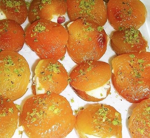 Kan yapmn artrarak, kanszla engel olur. Mide ve on iki parmak barsa lserinin meydana gelmesine engel olur, meydana gelmi lserlerin iyilemesinde rol oynar.