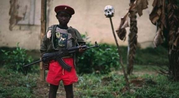 Silahl atmalarda 300 bin ocuk asker savayor.