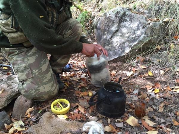 "20 Ekim 2015 Sal gn Bingl ili Karlova lesi blgesinde l Jandarma Komutanl tarafndan PKK terr rgtne ynelik geni apl operasyon icra edilmitir.