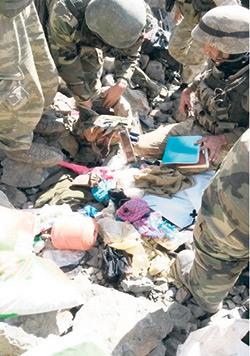 Maara ve yakn evresinde yaplan aramada, 1 doka makineli tfek, 1 Kalanikof, 1 biksi, 8 el bombas, 332 adet doka fiei, 144 biksi fiei ile yine bu silahlara ait ok sayda mhimmat ele geirildi.