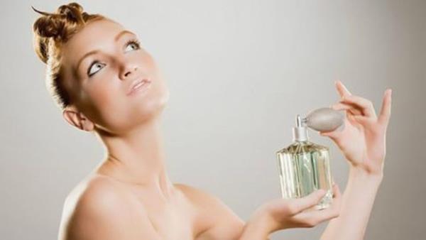 Parfmeriye girmiken, almayacan halde "2 fs" parfm skmak