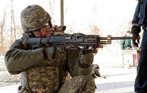 AEK-999 hafif makineli tfek