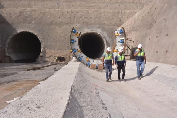 TCDD tarafndan Adana-Gaziantep-Malatya konvansiyonel hatt zerindeki Bahe-Nurda ileleri arasnda ina edilen ift tp geit iin toplam 8 metre apnda 20 bin 400 metre tnel kazlacak.