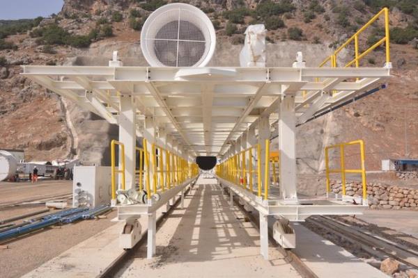 Bundan sonraki ksmda ift tnelde e zamanl olarak dnyada en ok kullanlan TBM (Tunnel Boring Machine) sistemine geeceiz.