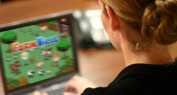 Bilgisayar oyunu sevenler bu an sizin iin karlmayacak bir frsat! Evdesiniz ve yapacak bir iiniz yok! Tabiiki saatlerce oyun oynayabilirsiniz.