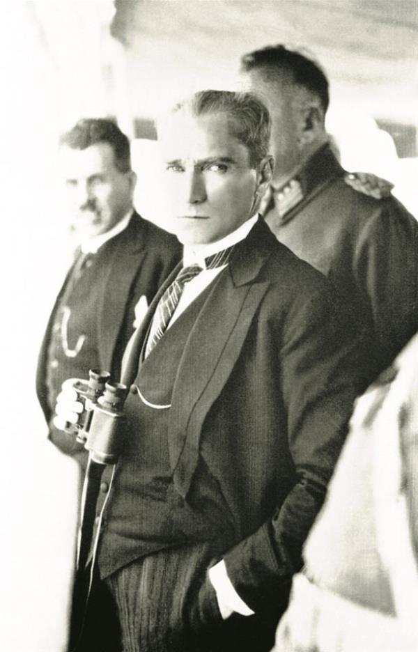 Atatrk,  halka hitaben hazrlad ve gelinen mesafeyi anlatt hitab iin tm kesimlerden temsilcilerin Ankara&#8217;ya davet edilmesini istedi.