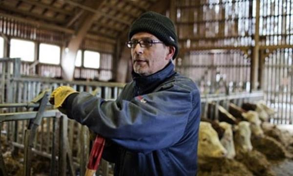 zolasyon var m?<br>    zolasyon gerek anlamda yoktu. Anakara ile aramzda 2-3 mil vard. Grebiliyorduk; kaabiliriz hatta yzebiliriz ama kimse bu riske girmiyordu.