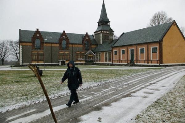 Bu cezaevinde kalanlar, dierlerine kyasla Bastoy&#8217;un &#8220;yaz kamp&#8221; gibi olduunu dile getiriyor. Storberget ise &#8220;Umudun adas&#8221; diyor... te eski bir mahkm olan ngiliz The Guardian Gazetesi yazar Erwin James, bu hapishaneyi gezdi...