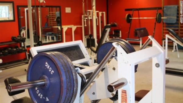 Kendi yemeklerini yapyorlar. leri bitince sosyallemek iin spora, ktphaneye gidiyorlar. Evlerinde oturup televizyon seyrediyorlar ve birbirlerini davet ediyorlar.