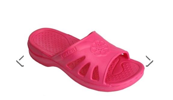 Plastik Banyo Terlii<br>  Genelde ii slak olan, her evde aynsndan bulunan, eitli renkleriyle gnlleri fetheden bir terlik eidirir.