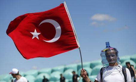 14-BILD: ERGENEKON DAVASINDA CEZA YADI Almanya'nn en yksek trajl gazetesi Bild internet sayfasnda, Ergenekon davas kararlarna yer verdi. Haberde, 275 sankl Ergenekon davasnda, Babakan Recep Tayyip Erdoan hkmetini devirmekle sulanan st dzey asker ve muhaliflerin ar hapis cezalarna arptrld belirtildi. 21 sann ise, Ergenekon davasndan beraat ettii ifade edildi.