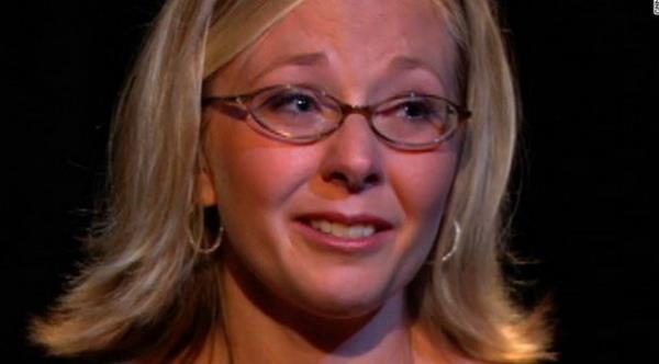 5. Yumurtalklar alnrken uyand!<br>  Erin Cook, yumurtalklarnn alnd ameliyatta etinin kesilme acs lie uyanr. Tom acy yaayan Cook un vcudu hareketsizdir.