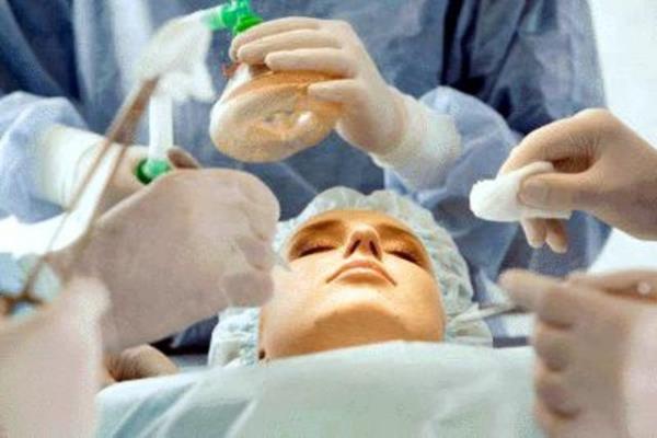 3) Hasta uyank, hareket ediyor, acy hissediyor. Anestezikler almam. Bu durumda ok da bir sorun yok, hasta derdini anlatabilir.