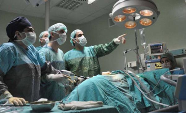 &#8220;Damarlarmdan birinin kardiyak bypass tbnn geii iin ok dar olduunu sylediniz. Kafatasm kapatrken de Hotel California alyordu" deyince doktor arr.