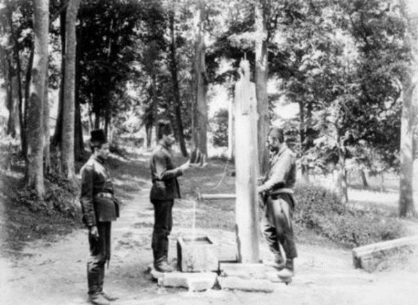 Topkap Saray-Sultan III. Osman Kk'nn karsna konan tulumba ve ta kurna, 1888-1889, Sultanahmet