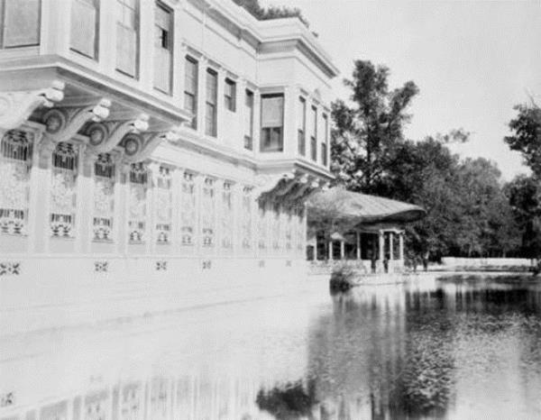 Bu geni ariv de 3 kitap halinde toplanarak basld. te o arivden fotoraflar...<br>  Perdeli Kk, 1888 Kathane