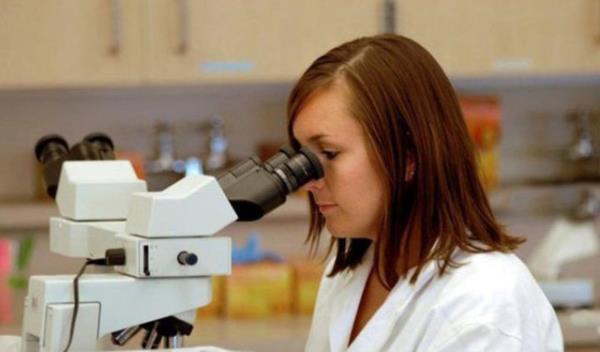 Cornell Universitesi'ndeki bilim insanlar bir insann kan hcresi boyutunda olan ve alan bir 'nano gitar' retti.