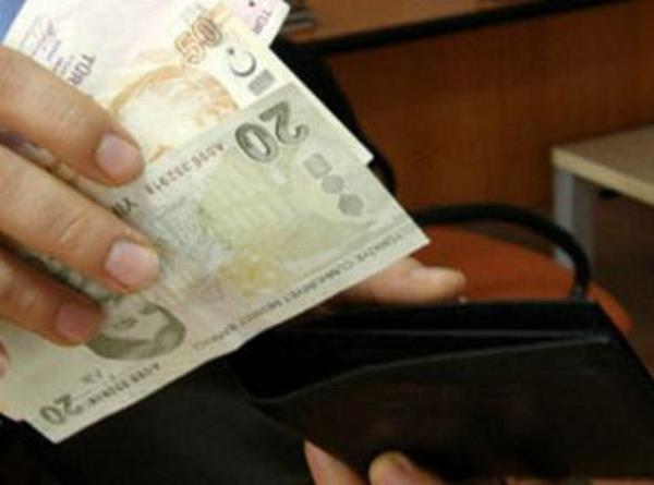 SORU: 14.06.2013 tarihinde liseden mezun oldum. 11.06.2013 tarihinden 29.06.2013 tarihine kadar sigortal altm. Daha sonra 18 Temmuz'da baka bir yerde sigortal ie baladm. Ancak aradaki almadm srede niversite tercihleriyle uratm okuldaydm yani. 01.08.2013 tarihinde GSS Prim Borcu var m diye kontrol ettim. 124.35 kuru bor kartyor. Bu borcu sildirebilir miyim?