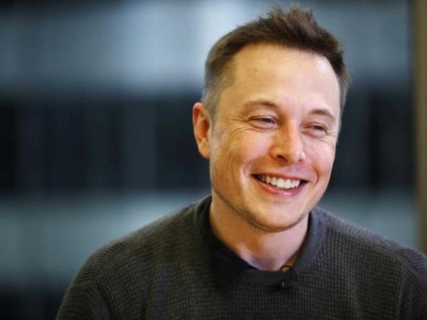 <p>38-Elon Musk </p>  <p>           Space Exploration Technologies Corp.</p>  <p>     Ya: 44</p>