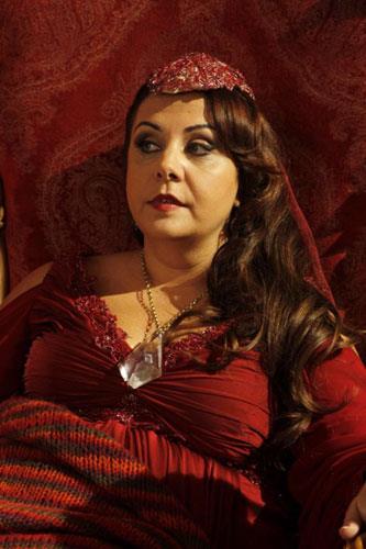 1970 doumlu oyuncu bu aralar 'Harem' adl dizide rol alyor.