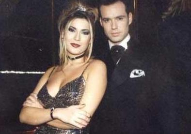 Ekranlarn ilk sabah ekerlerinden biri ebnem Dnmez'di. O yllarda henz 20'li yalarnn balarnda olan Dnmez, uzun sre Murat Baolu ile birlikte program sundu.