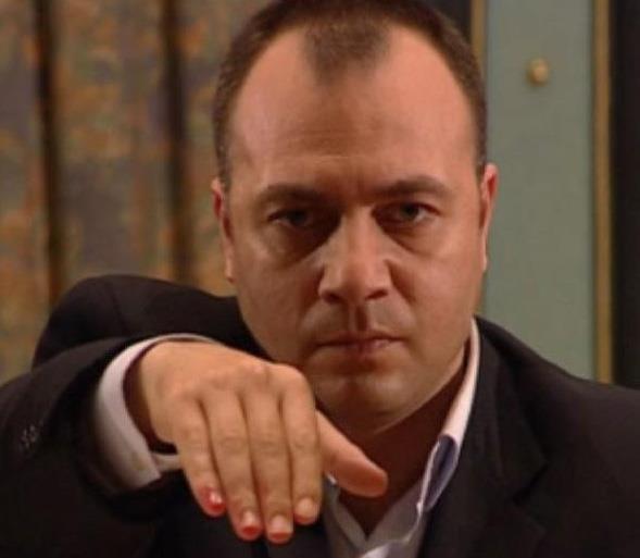 Ama yansra eitimini ald oyunculuu da srdrd.