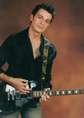 Jess Molho da ilk olarak TV ekranlarnda VJ olarak grnmeye balad.