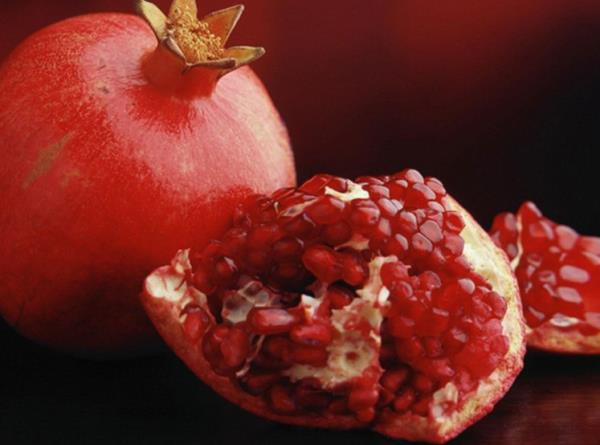 Nar veya iindeki beyaz etli ksm yemek mideyi kuvvetlendirir.