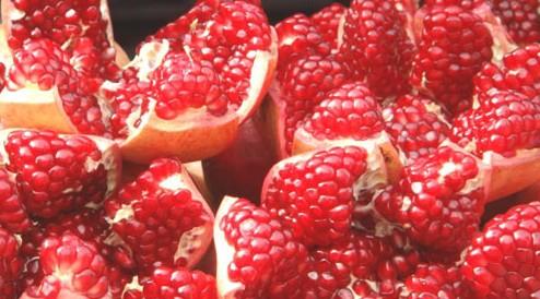 Mideyi kuvvetlendirmede ve vcuttaki zehirli toksinleri atmada nemli katks olan nar, meyve olarak yenmesinin yannda pekmezi ve erbeti yaplr, reel olarak tketilir.