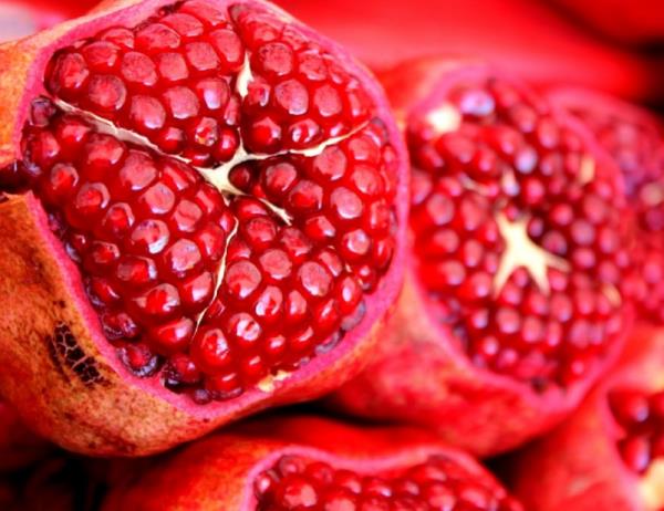 nar suyunun kanserin ilerleme hzn yavalatt, nar suyu miktar arttka yavalamann daha da belirgin hale geldii tespit edildi. Daha nce yaplan aratrmalarda da; antioksidan ynnden zengin olan narn, ciltteki tmrlerin bymesini yavalatt belirlenmiti.