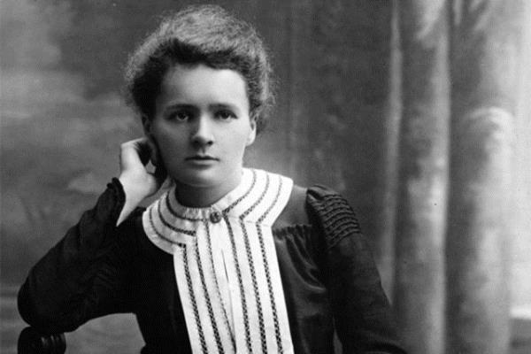 <p>Marie Curie (1867-1934)</p>  <p>  �cat: Radyum ve polonyum �zerinde �nemli �al��malar yap�yordu. Yeterli �nlemleri almadan radyoaktif materyallerle fazla vakit harcad�.</p>  <p>  �l�m: Aplastik anemi hastal��� y�z�nden �ld�.</p>