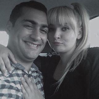 Kadky Evlendirme Dairesi&#8217;nde evlenen gen oyuncu dn fotoraflarn sosyal medya hesabndan paylat