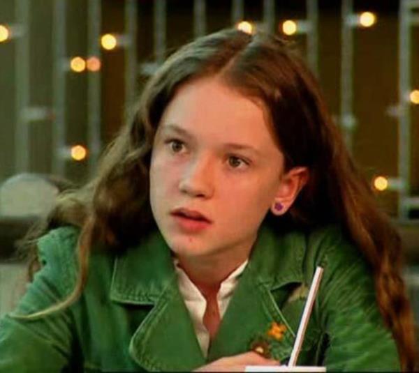 1990 doumlu Ece emiolu, kamera karsna ilk kez ocuklar Duymasn dizisiyle geti.