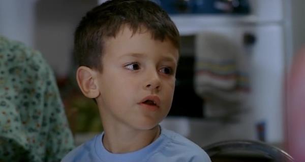 Babam ve Olum'da oynadnda henz 7 yanda olan Ege Tanman, imdi gen bir delikanl...