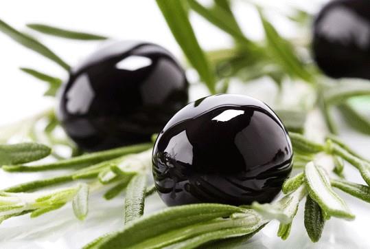 Yksek tansiyonu drr. Kandaki eker miktarn drr, barsak solucanlarnn drlmesine yardmc olur, taneleri de besleyicidir.