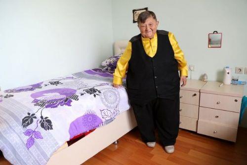 'Huzurevinin telefonuna beni ardlar. Bir bayan, 'Nuri amca' diye hitap ederek, bir korku filmi projeleri olduunu, bu filmde benim iin bir rol dndklerini syledi. 'Oynar msn?' diye sordular.