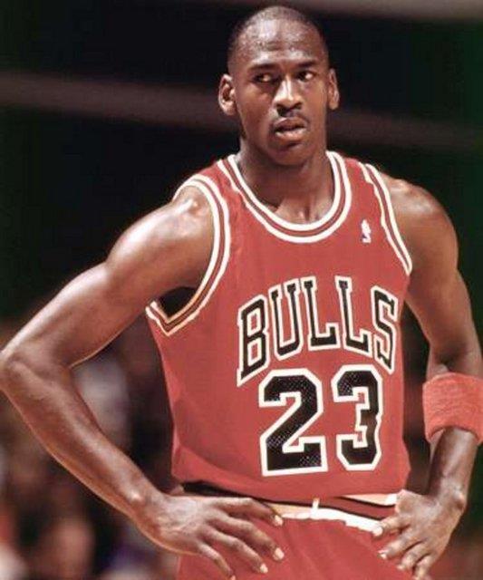 Micheal Jordan kariyeri boyunca hep 23 numarl formay giydi.