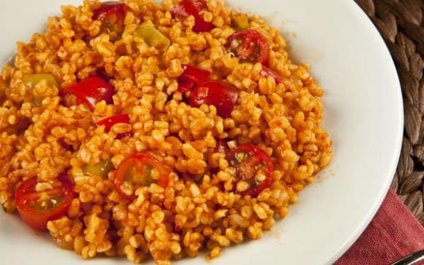 Yemekleri defalarca stmak  <br>  zellikle yalnz yaayanlarn yapt bir eydir yemekleri tekrar tekrar stp tketmek. Ancak yemeklerin en fazla iki defa stlmas salkl olarak biliniyor. Yemek istediiniz yemein tmn deil de yiyeceiniz miktarda ksmn ayrp stmalsnz.