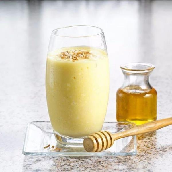 10. Bal ve Hindistan cevizi suyu  <br>  Hindistan cevizi suyu ok fazla elektrolit ierir, bu da kas arlarna sebep olan dehidrasyonu ortadan kaldrmann en iyi yoludur. Enerji de versin istiyorsanz karma turungil de ekleyebilirsiniz.