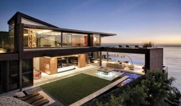 ZELLKLER: Dev bir misafir odas, Trk hamam, kapal havuz, SPA, masaj salonu, gnelenme teras, sinema salonu, toplant odas, 3 yatak odasnda tuvalet ve banyo.