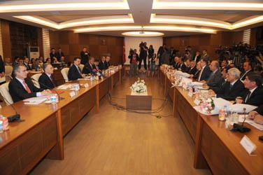 Anlalan bu rakamla birok meslek grubundan memurun 2014 ve 2015 iin yeni maalar belirlendi. te memurlarn dereceleri ve meslek gruplarna gre oluacak yeni maalar... (retmenlerin alaca 150 TL eitim,retim tazminat maalara eklenmitir)